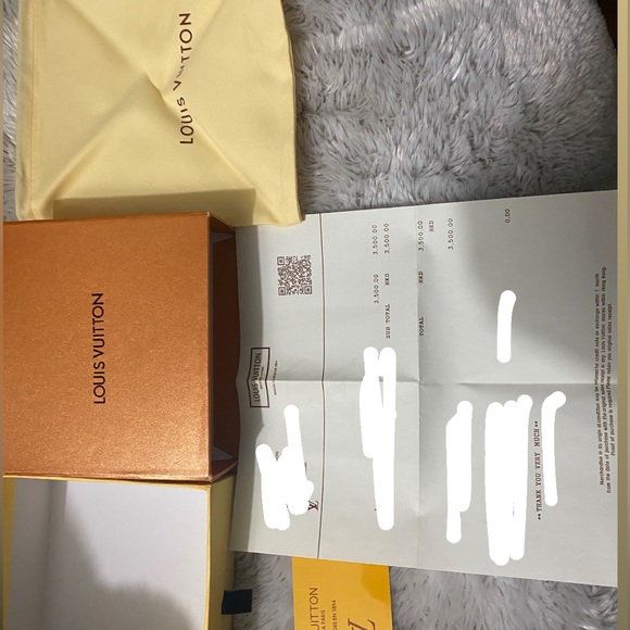 Louis Vuitton Black Leather Belt with Monogram - Picture 5 of 6